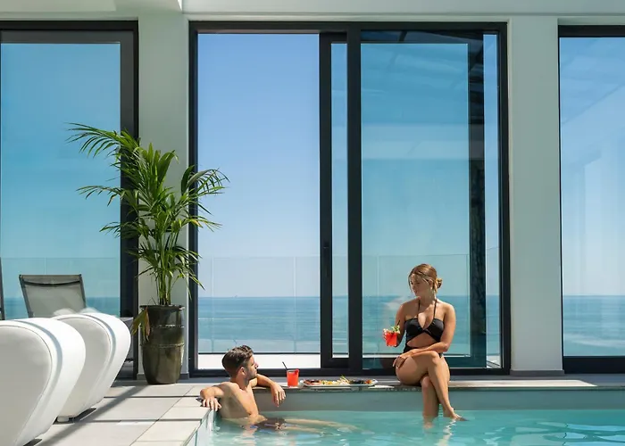 فندق Bolina & 4*