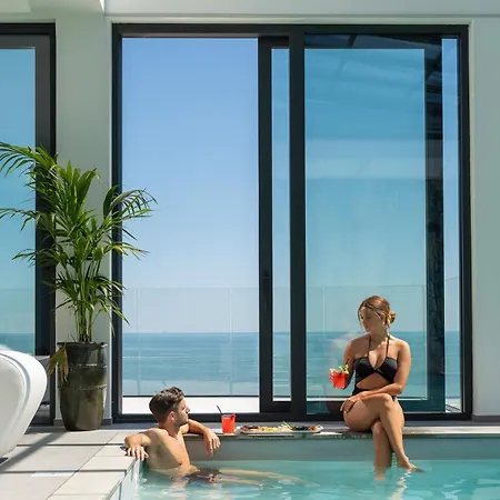 Hotel Bolina & 4*
