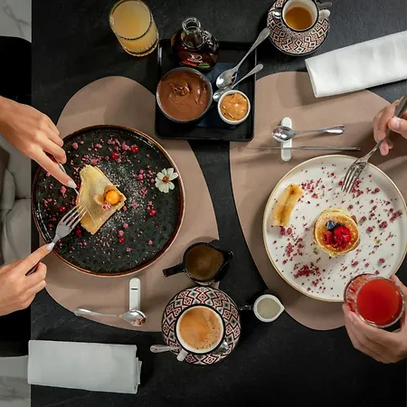 Bolina & Отель Морской Милан