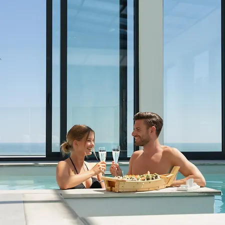 Bolina & Ξενοδοχείο 4*