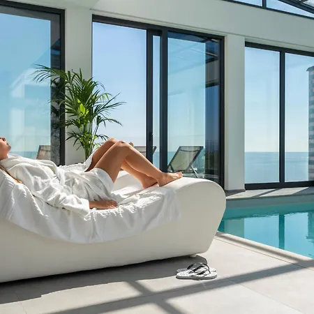 Bolina & Ξενοδοχείο 4*