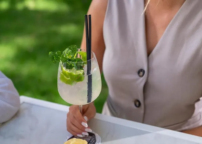 Bolina & Отель 4*