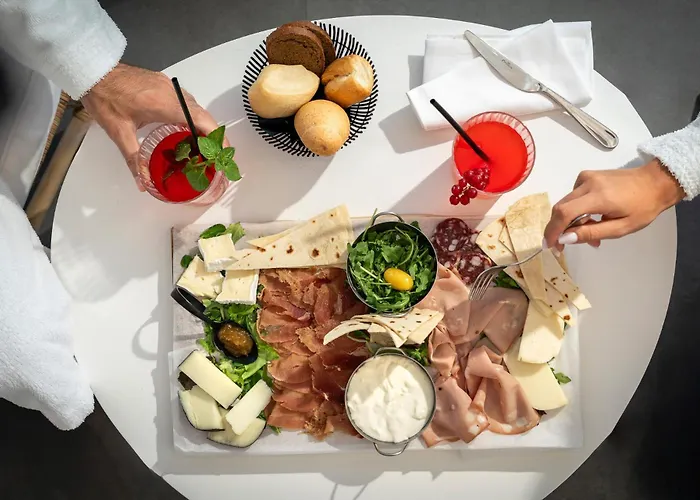 Bolina & 米兰马瑞提那